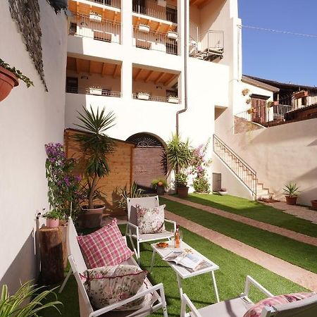 Apartments Villa Bougainville San Felice del Benaco Bagian luar foto
