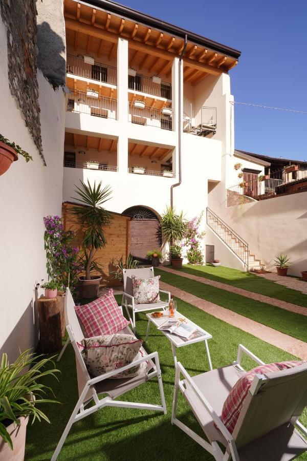 Apartments Villa Bougainville San Felice del Benaco Bagian luar foto