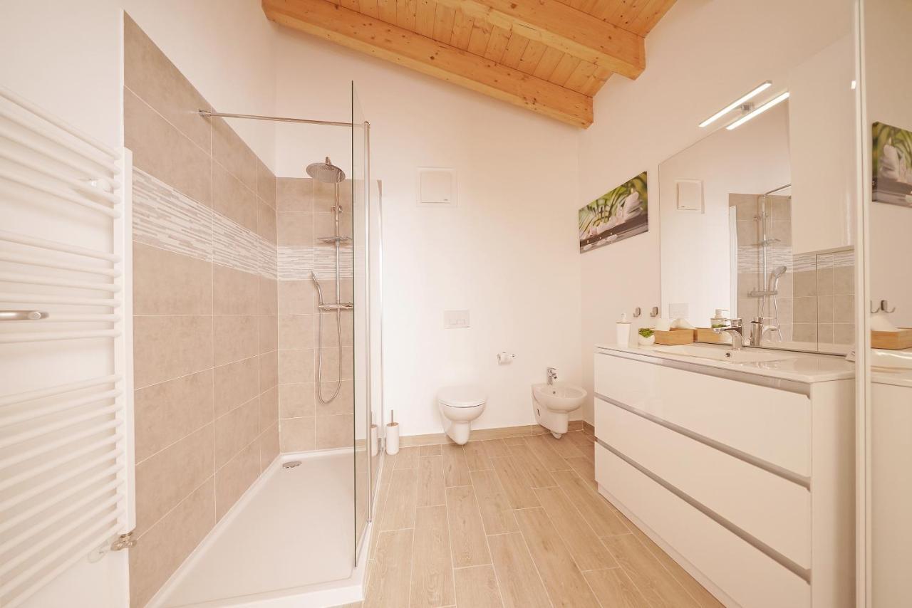 Apartments Villa Bougainville San Felice del Benaco Bagian luar foto