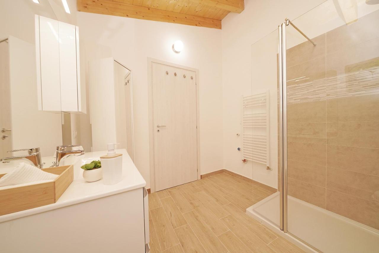 Apartments Villa Bougainville San Felice del Benaco Bagian luar foto