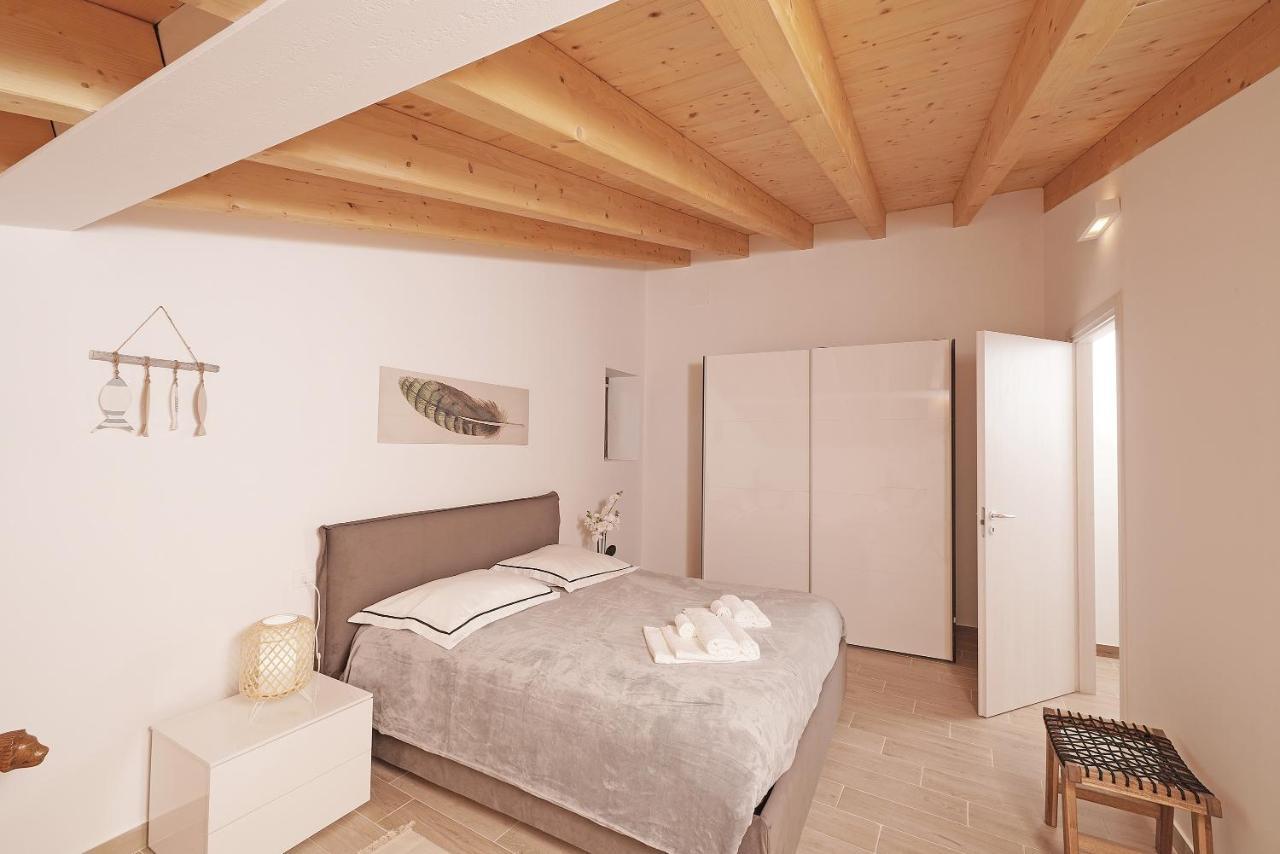 Apartments Villa Bougainville San Felice del Benaco Bagian luar foto