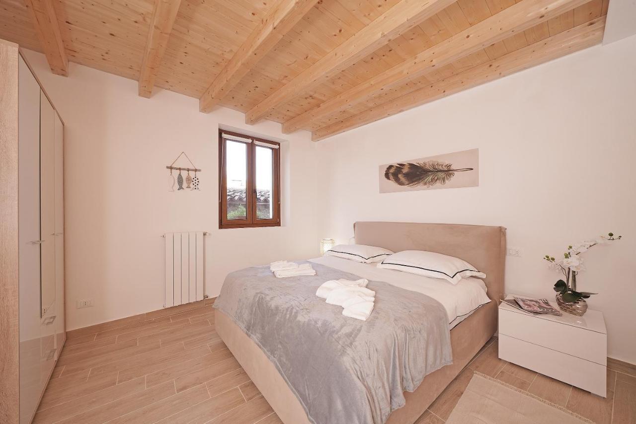 Apartments Villa Bougainville San Felice del Benaco Bagian luar foto