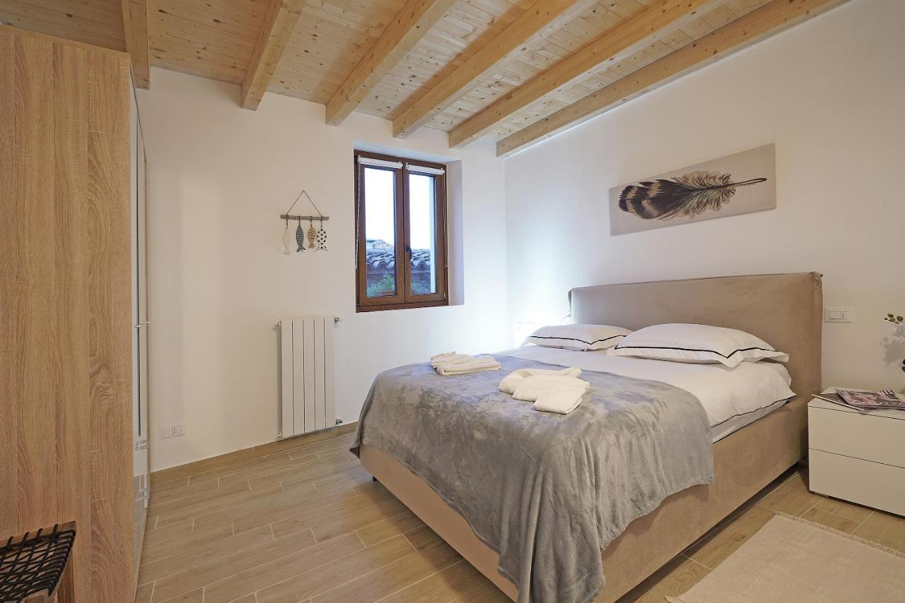 Apartments Villa Bougainville San Felice del Benaco Bagian luar foto