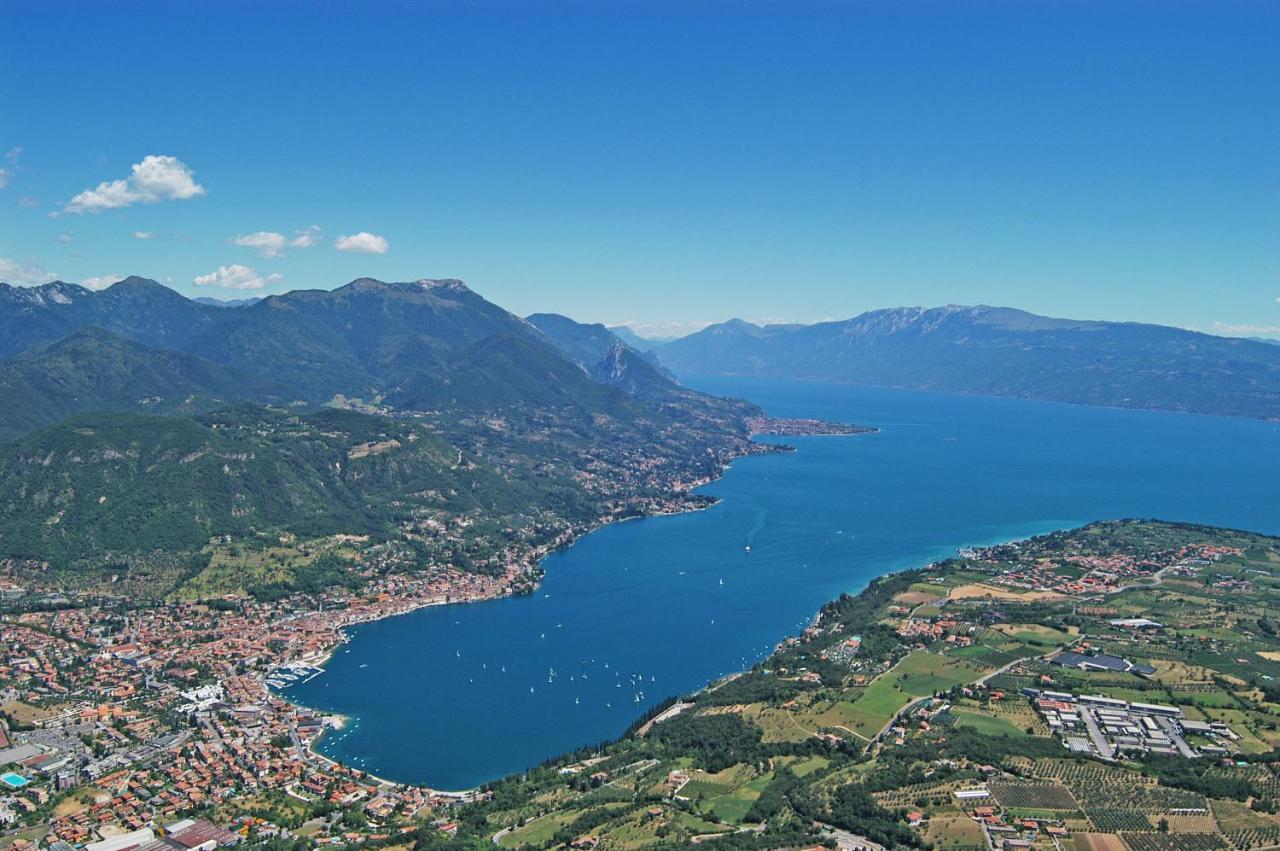 Apartments Villa Bougainville San Felice del Benaco Bagian luar foto