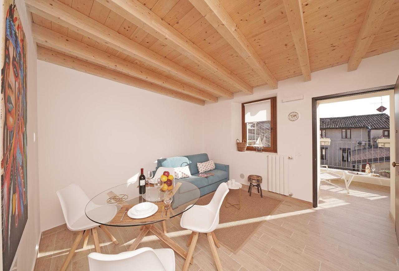 Apartments Villa Bougainville San Felice del Benaco Bagian luar foto