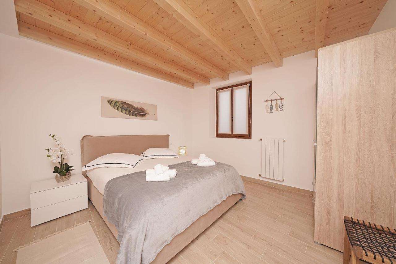 Apartments Villa Bougainville San Felice del Benaco Bagian luar foto