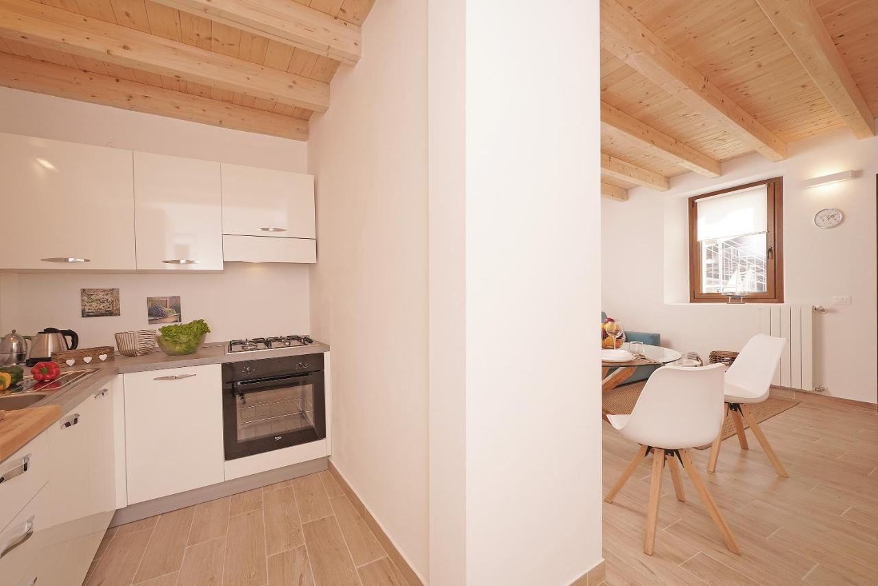 Apartments Villa Bougainville San Felice del Benaco Bagian luar foto